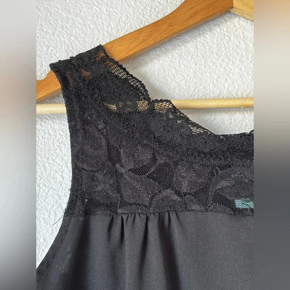 Lace Tank Sleeveless Black Work Blouse - Picture 3 of 5